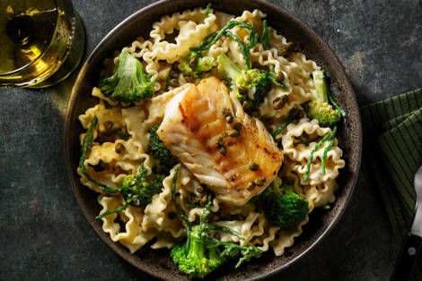 Filet de cabillaud en beurre aux câpres et malfadine à la salicorne