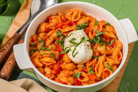 Smokey conchiglie met burrata en basilicum