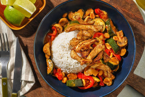 Champignon-Zucchini-Gemüse mit extra Hähnchen und Satay-Soße