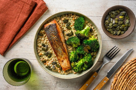 Lachsfilet auf sahnigem Linsengemüse