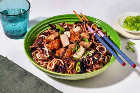 Udon rapidi saltati alla lonza tenera e cavolo