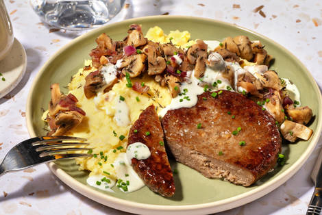 Burger végé et sauce crémeuse à la ciboulette