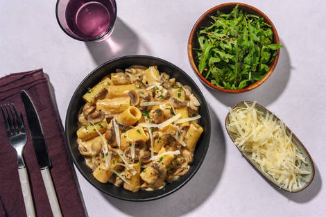 Funghi cremosi: rigatoni con salsa de champiñones