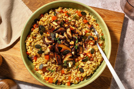Orzo ai funghi shiitake e salsiccia profumato all'arancia