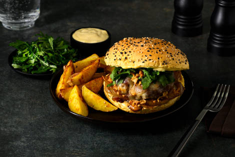Le Cantalou : burger cantal AOP & potatoes