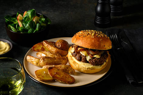 Le Normand : bœuf, oignons confits & camembert