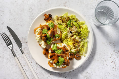 Tostadas de champiñones al perejil con ricotta italiana