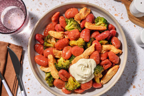 One-Pan Rote Beete-Gnocchi mit Hähnchengeschnetzeltem