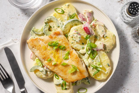 Seelachs aus der Pfanne in frischem Zitronenöl