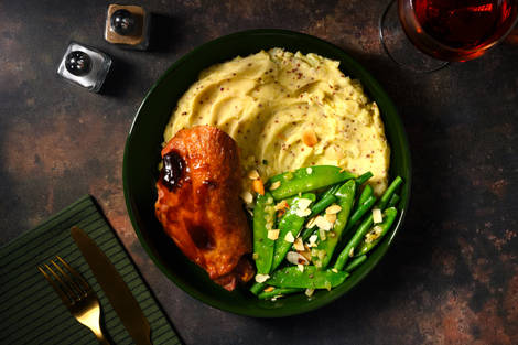 Confit de canard en sauce fraise & balsamique