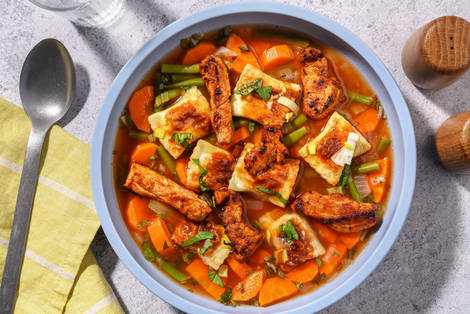 Minestrone mit Maultaschen & extra Bio-Schweinegeschnetzeltem