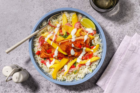 Fruchtig-scharfe Lachs-Bowl mit Reis