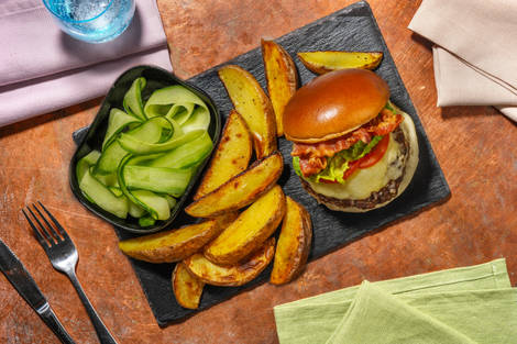 Saftig bacon-cheeseburgare