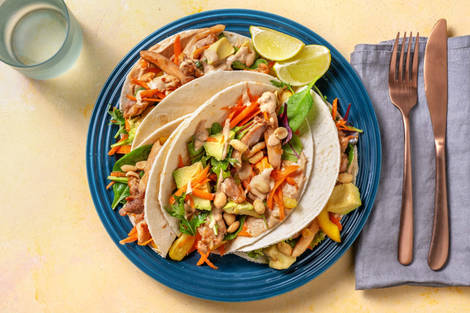 Asiatische Tacos mit Hähnchen & Avocado