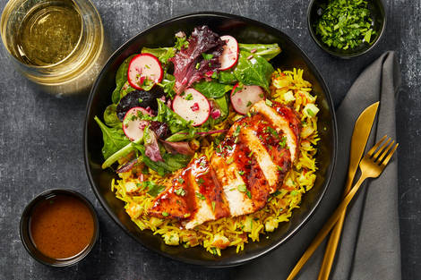 Poulet figues-harissa et riz au haloumi doré