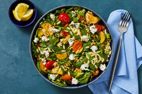 Salade d'orzos et de légumes