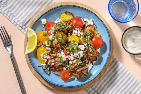 Bärlauchpesto auf Knusperkartoffeln mit Hirtenkäse 