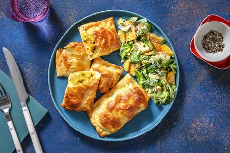 Bladerdeegpakketjes met vegetarische kipkerrie