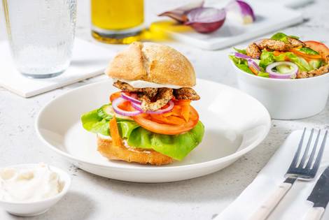 Gyros de poulet à l'aïoli sur pain turc