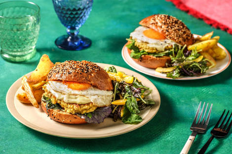 Burger végétarien sur petit pain à la carotte