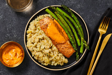 Salmon with Roasted Pepper-Pesto Cream Sauce