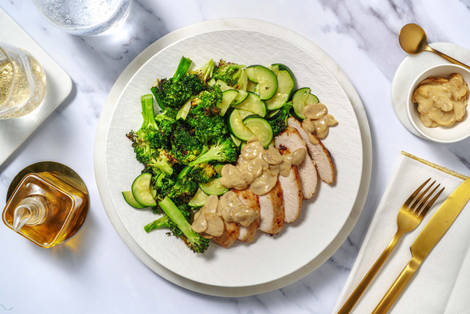 Poulet bio dans une riche sauce aux champignons