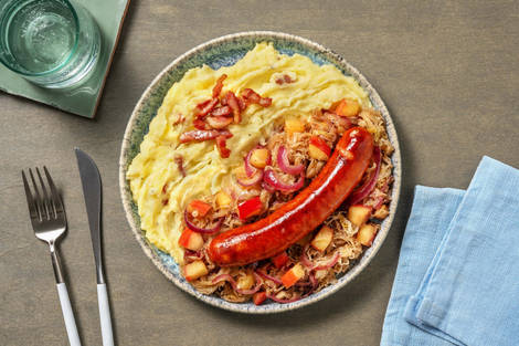 Zuurkoolpannetje met hertenhotdog en spekjes