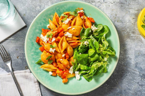 Conchiglie au pesto rouge et au fromage grec