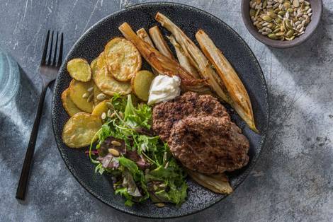 Steak haché en double portion et endives caramélisées