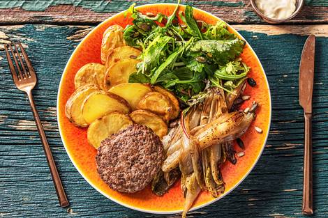 Steak haché et chicons caramélisés