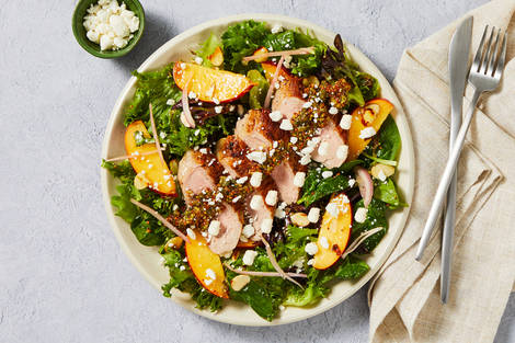 Salade de porc et de fruits à noyau