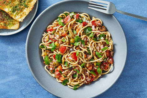 Beef Spaghetti with Bruschetta-Inspired Tomato-Parsley Sauce