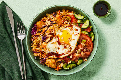 Riz frit au poulet bio à l'indonésienne