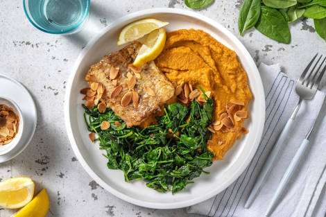 Églefin meunière aux épinards et aux amandes