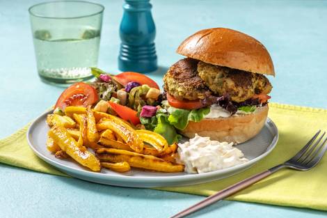 Falafel Smash Burger! mit gelbem Karotten-Zaziki