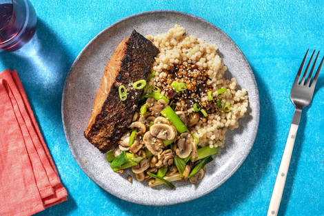 Oosters gemarineerde zalmfilet met parelcouscous