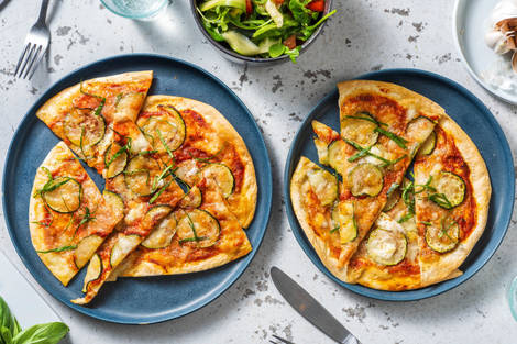 Flammkuchen met buffelmozzarella en courgette