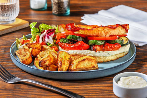 Foccacia garnie de mozzarella et légumes rôtis