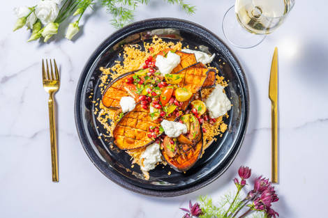 Geröstete Honig-Harissa-Aubergine mit Burrata