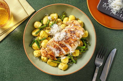 Gnocchis gratinés au poulet et au pesto