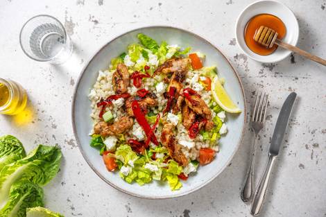 Salade grecque et émincés de poulet