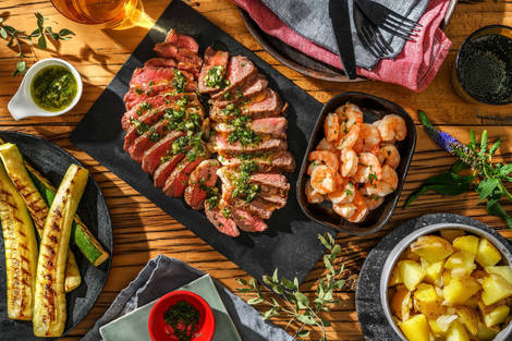 Repas de steak grillé terre et mer