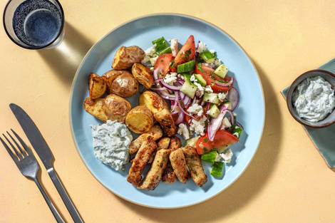 Gyros mit griechischem Salat & Joghurt-Dip