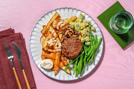 Patatje satésaus met hamburger