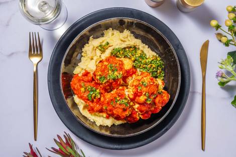 Harissa-Röstblumenkohl auf Hummusstampf