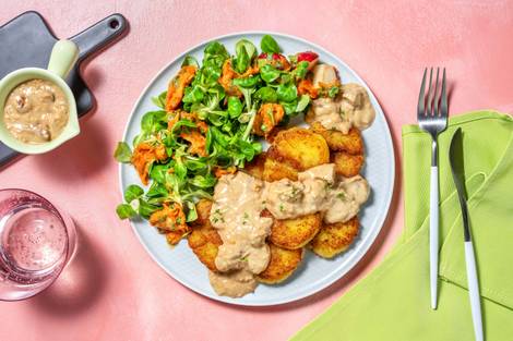 Knödeltaler mit Pilzrahm und Kresse