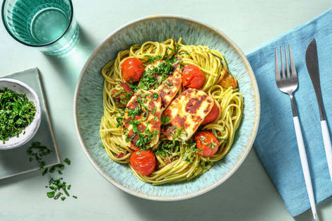 Linguine met pesto en halloumi