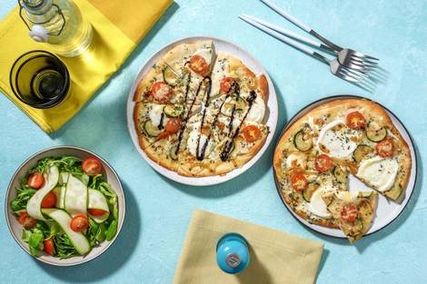 Naanpizza bianca met mozzarella en tomaat