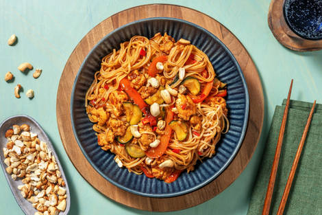 Noedels met kipgehakt en Aziatische saus