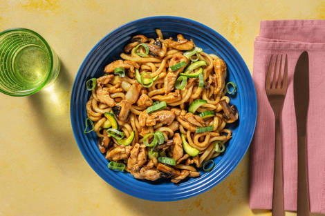 Nouilles udon au poulet en sauce asiatique douce